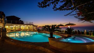 Pool am Abend