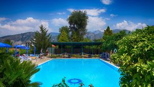 Hotel Girasole, Blick auf den Pool