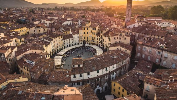 Lucca, Piazza Anfiteatro