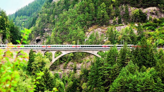 Gotthard Panorama Express, Meienreussbrücke bei Wassen