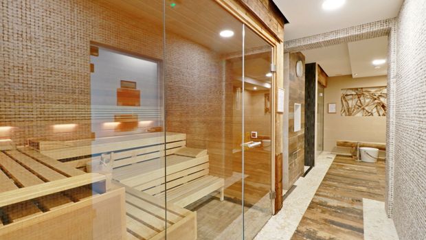 Schwimmbad mit Sauna des West Baltic Hotels in Polen 