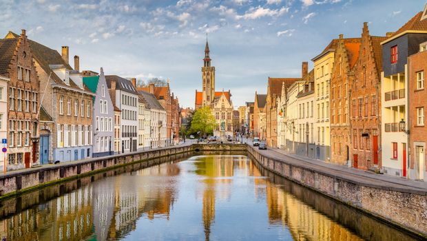 Spiegelrei Kanal in Brugge