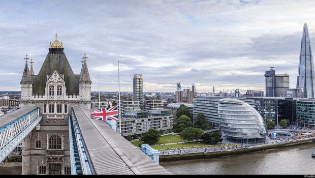 Tower Bridge - im Hintergrund The Shard copy