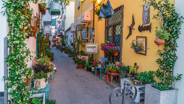 Bunte Straße,  Ischia