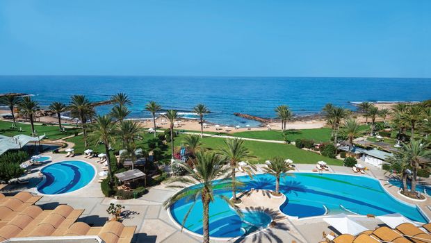 Pool vom Hotel aus