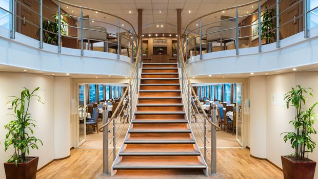 MS Rhein Symphonie Lobby