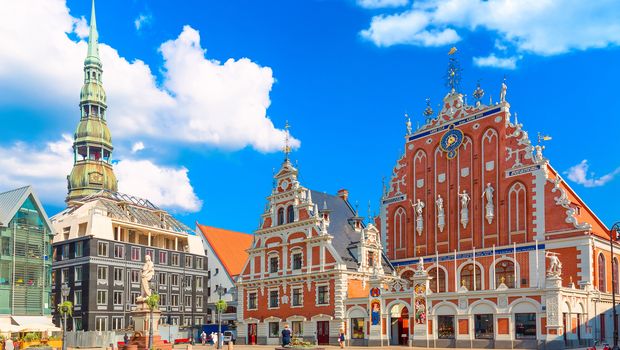 Riga, Petrikirche und Schwarzhäupterhäuser