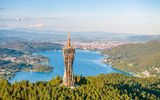 Pyramidenkogel lookout point with Wörthersee in the background