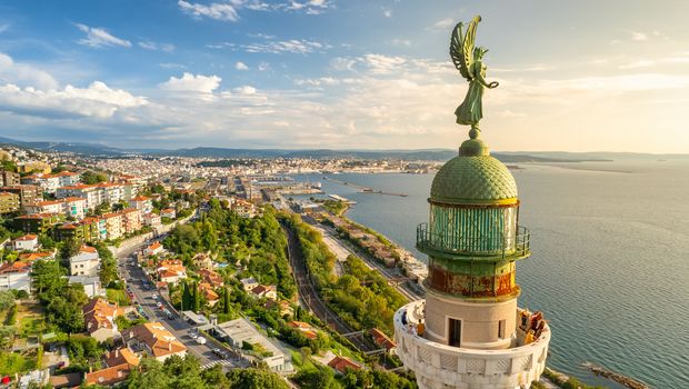 Triest, Leuchtturm Faro della Vittoria