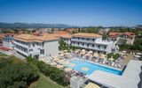 Hotel Cavo D'Oro, Hotelanlage mit Pool