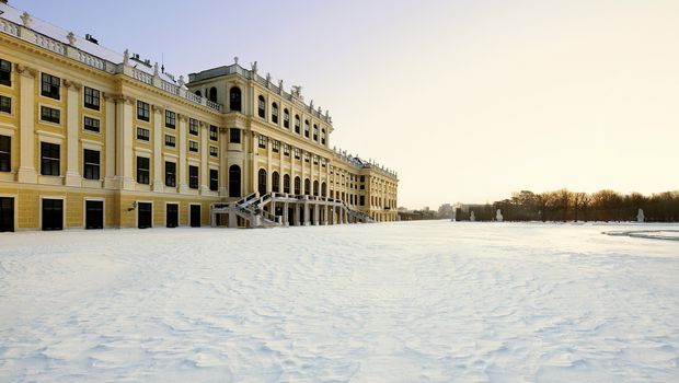  Schloss Schönbrunn im Winter