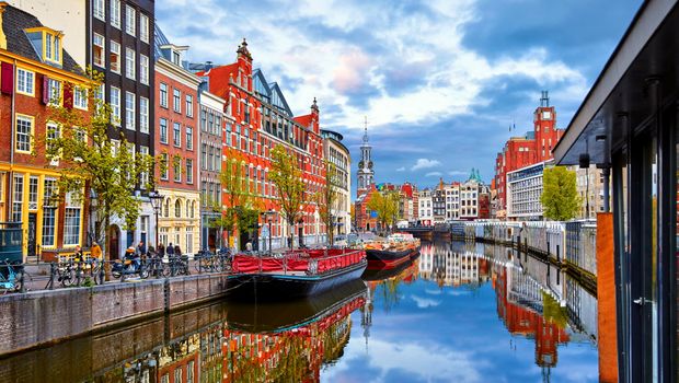 Amsterdam Kanal im Frühling