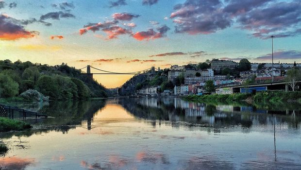 Bristol Waterfront bei Sonnenuntergang