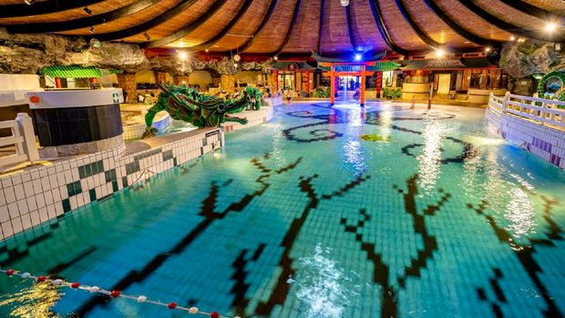 Schwimmbad des Hotels De Bonte Wever im niederländischen Assen