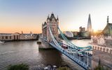 Tower Bridge, im Hintergrund The Shard