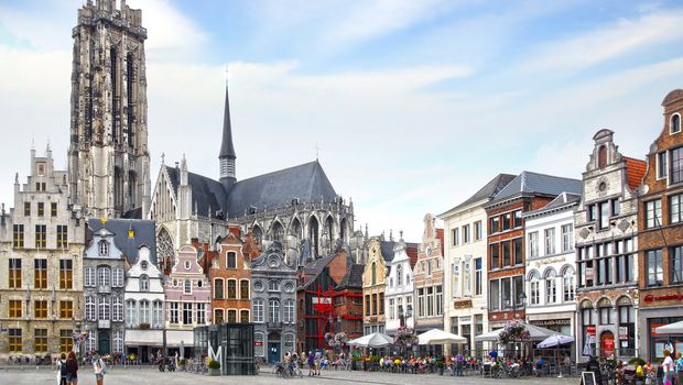 St. Rumbolds Kathedrale auf dem Grote Markt