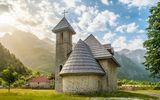Christliche Kirche im Dorf Theth im Prokletije-Gebirge