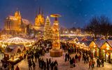 Erfurt, Weihnachtsmarkt auf dem Domplatz im Schnee