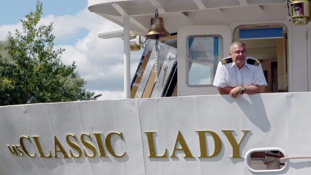 MS-Classic-Lady-mit-Kapitain 