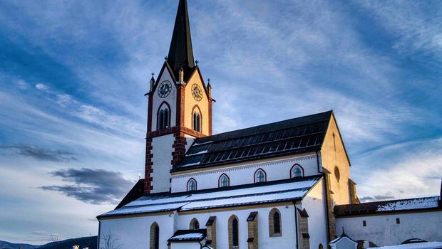 Basilika Mariapfarr im Winterlicht
