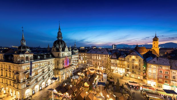 Graz, Christkindlmarkt auf dem Hauptplatz