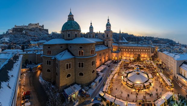 Salzburg, Christkindlmarkt am Dom und Residenzplatz