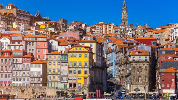 Bunte Häuser in Porto
