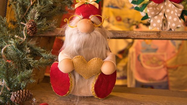 Weihnachtsdekoration mit Herz