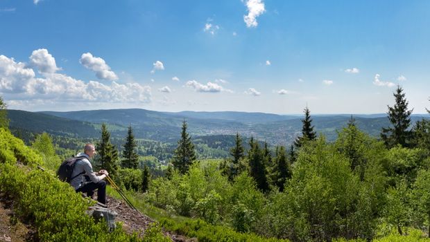 Thüringer Wald mit Wanderer