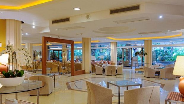 Lobby im Acacia Resort