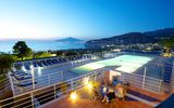 Abend entspannen im Pool im Arthotel Gran Paradiso bei Sorrent in Italien