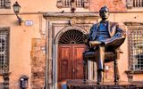 Lucca, Piazza Cittadella mit Puccini-Denkmal