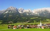 Ellmau, Ortsansicht im Sommer