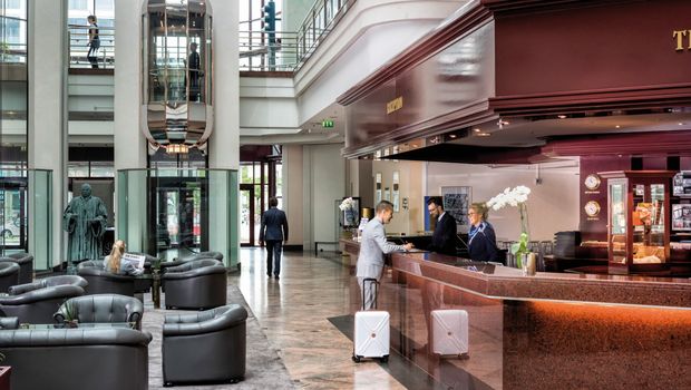 Rezeption des Maritim Hotels in Magdeburg 